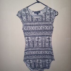 Women's Tribal Print Top - Black and White